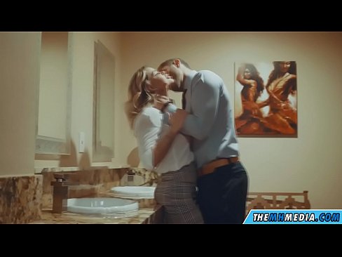 ❤️ Вақте ки як малламуй busty шумо дар як ҳоҷатхона ҷамъиятӣ seduces ❤️❌ Супер секс дар tg.oldsex.ru ❌
